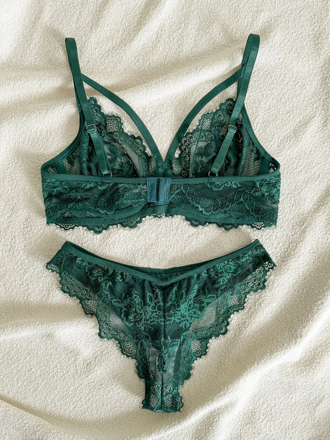 Women's Lingerie & Underwear， eyelash sxy fancy lace strapping underwire bra &  brazilian panties ，victoria style