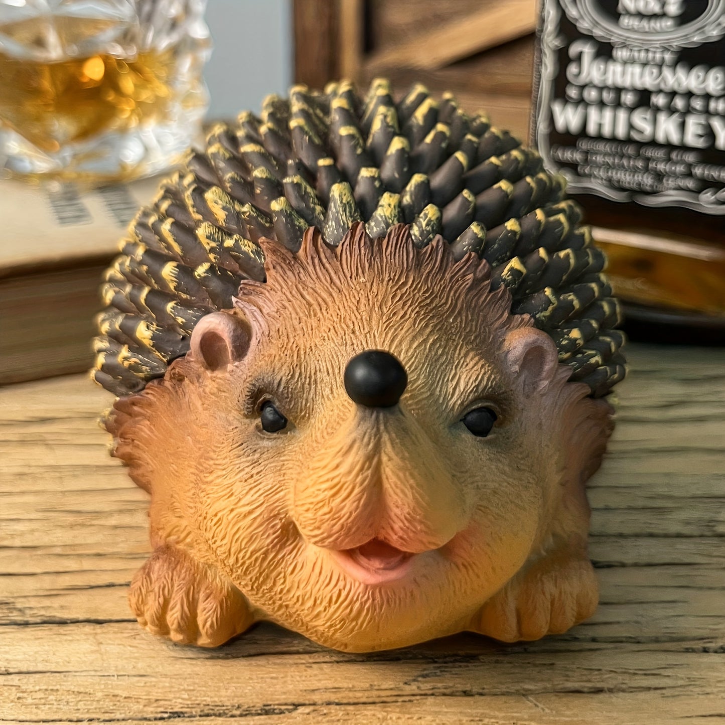 1pc Cute Hedgehog Ashtray - Smokeless Waterproof Outdoor Ash Tray with Lid for Cigarettes - Resin Figurine Decoration for Lawn, Yard, Patio, Porch - Home Decor